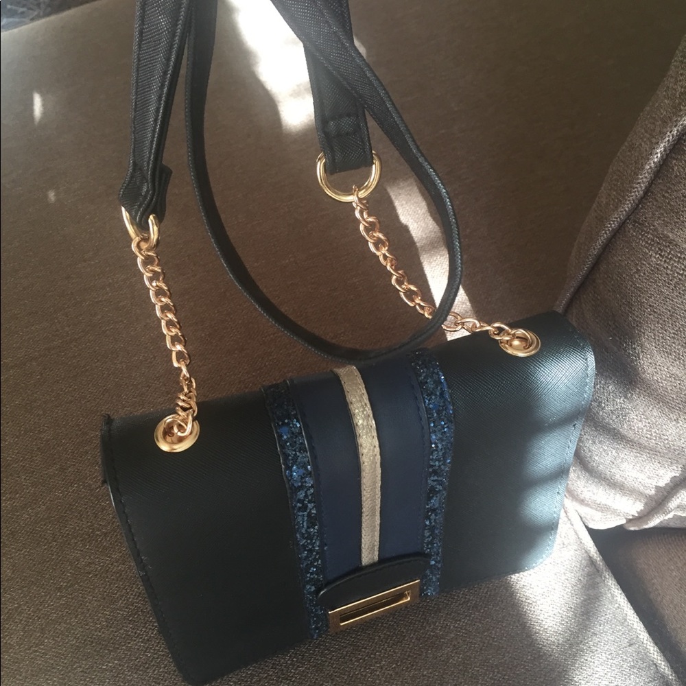 Middle size purse